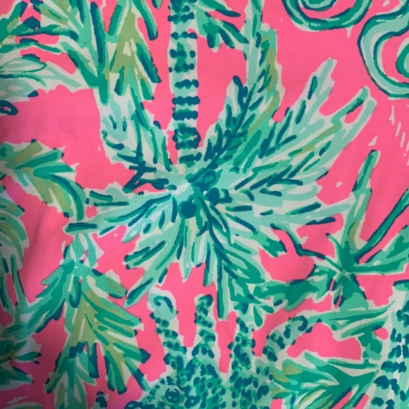 Lilly Pulitzer Green and Pink Palm Tree Print Scallop Shorts. SZ 10 - Picture 3 of 4